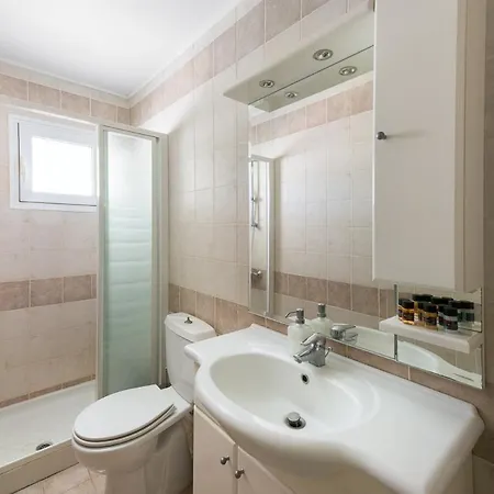 Sleeps 8 With Pool And Air Con Villa *